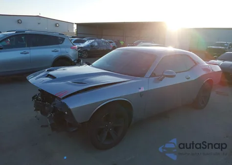 2016 Dodge Challenger Sxt z USA, uszkodzony, nr VIN 2C3CDZAG0GH193231